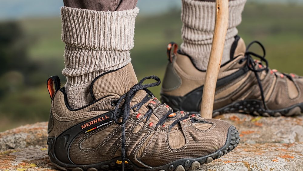 shoes, hiking, walking, footwear, outdoor, sport, fitness, activity, training, exercise, jogging, leisure, wellness, jog, merrell, vibram, running, nature, workout, brown sports, run