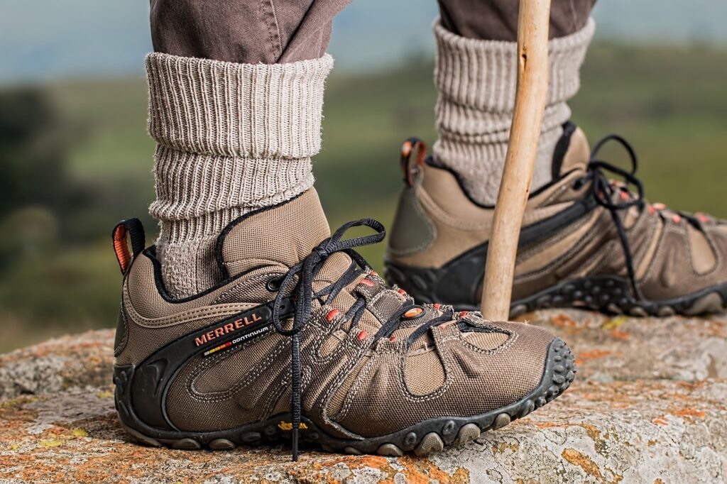 shoes, hiking, walking, footwear, outdoor, sport, fitness, activity, training, exercise, jogging, leisure, wellness, jog, merrell, vibram, running, nature, workout, brown sports, run