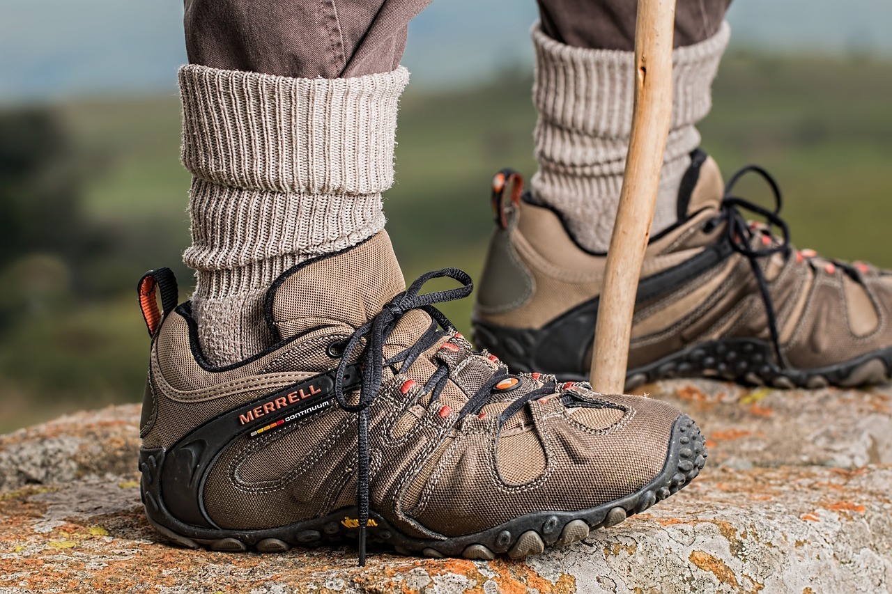 shoes, hiking, walking, footwear, outdoor, sport, fitness, activity, training, exercise, jogging, leisure, wellness, jog, merrell, vibram, running, nature, workout, brown sports, run